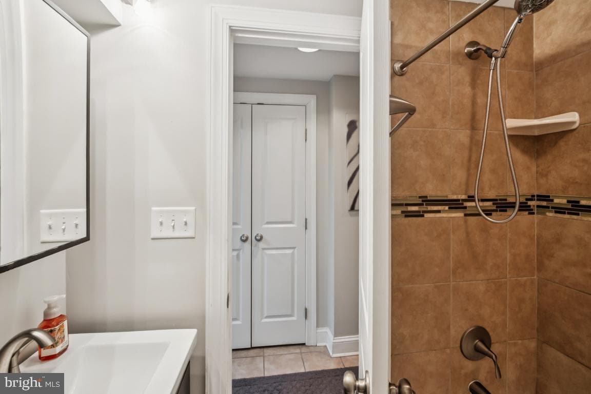 121 S Curley Street photo 35