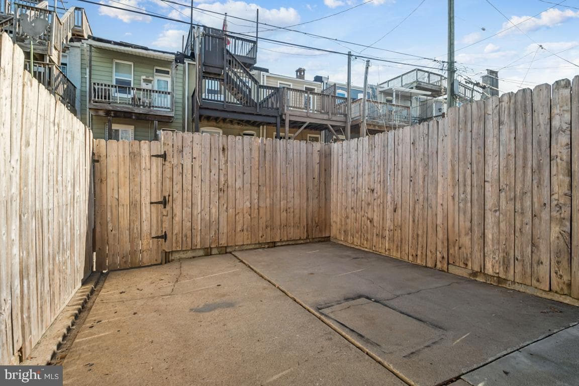 121 S Curley Street photo 39