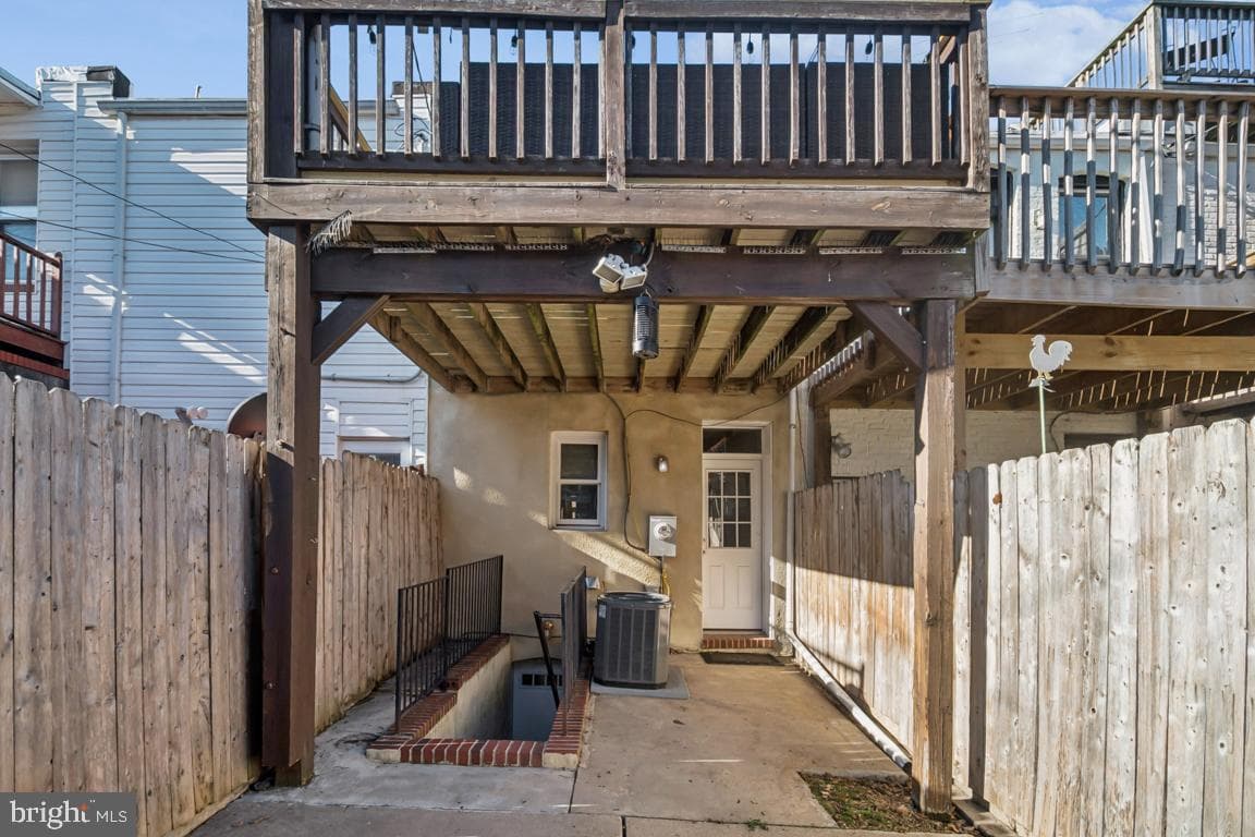 121 S Curley Street photo 40
