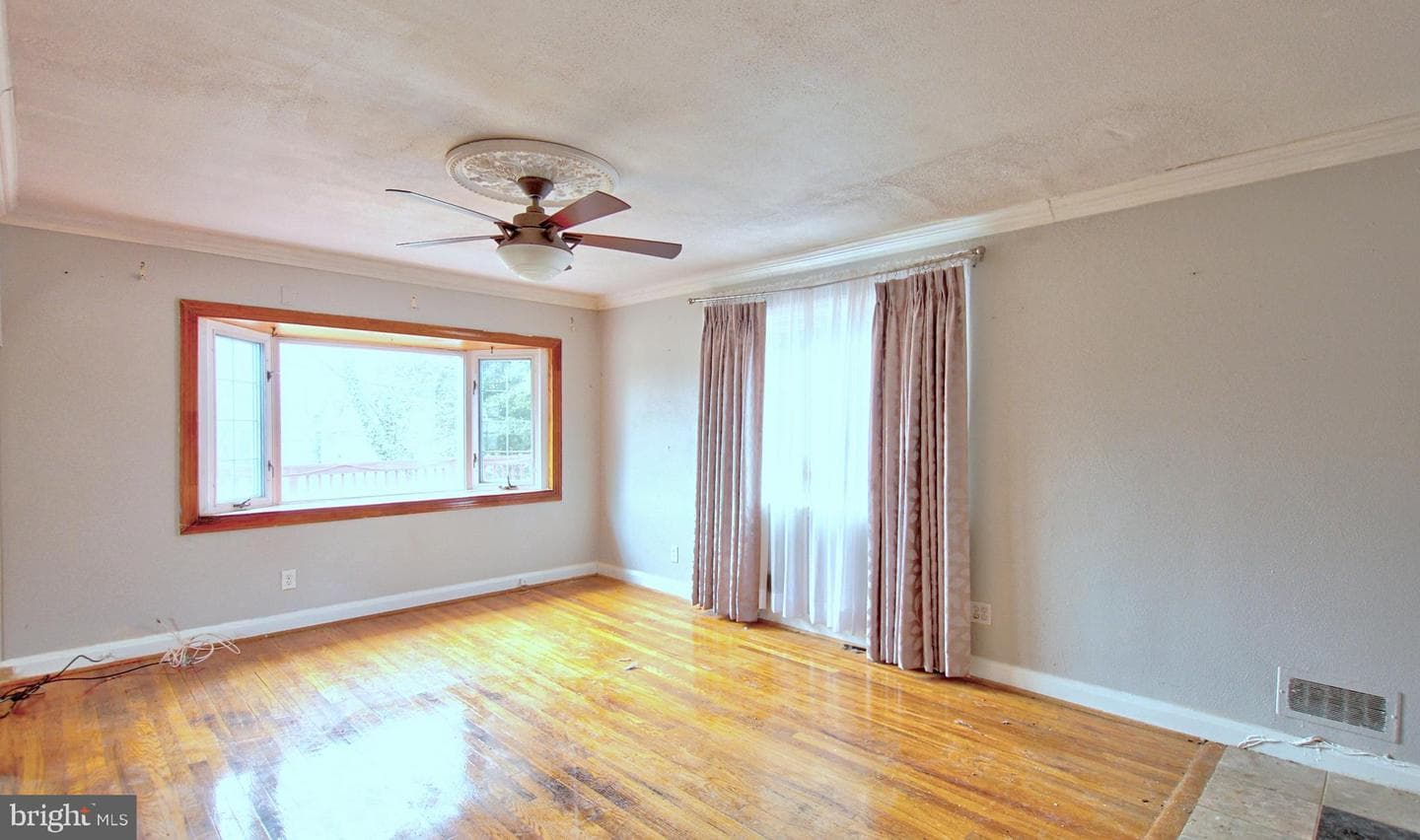 3721 Nortonia Road photo 4