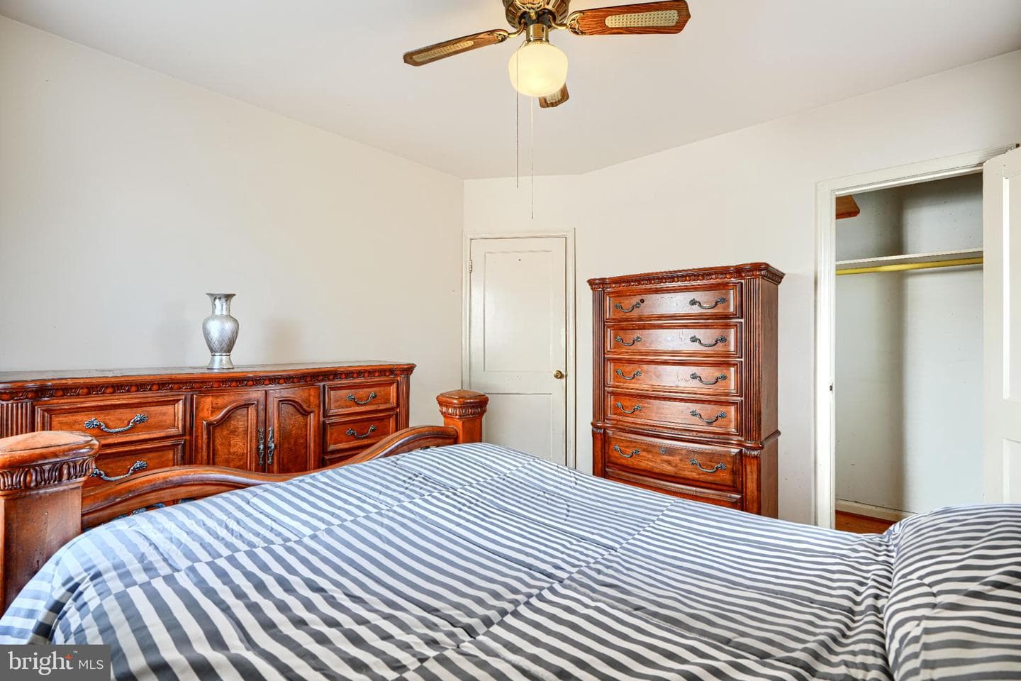 3807 Grenton Avenue photo 28