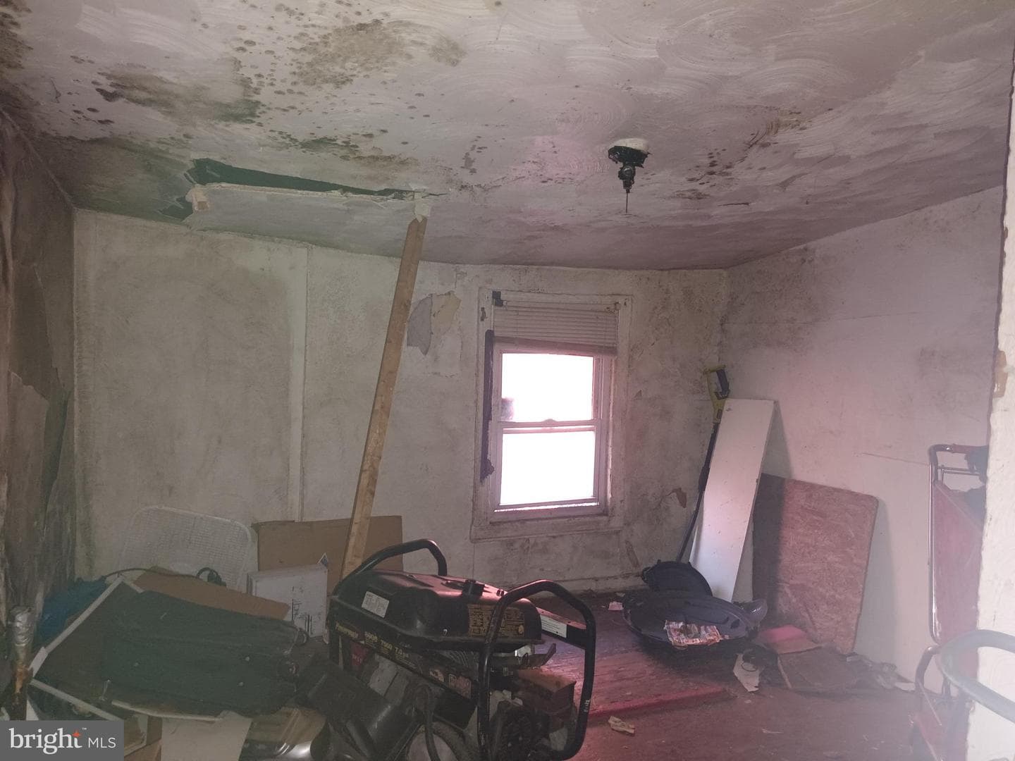 1302 N Spring St photo 3