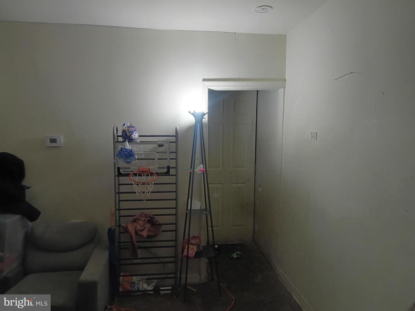 1302 N Spring St photo 8