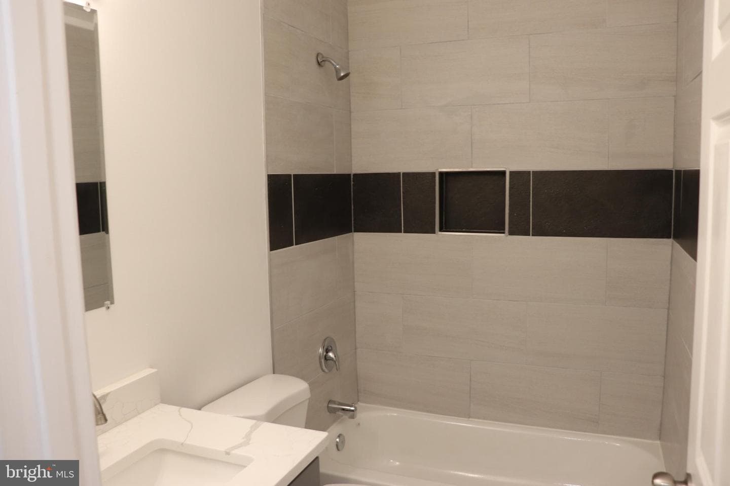 1707 Marshall Street photo 10