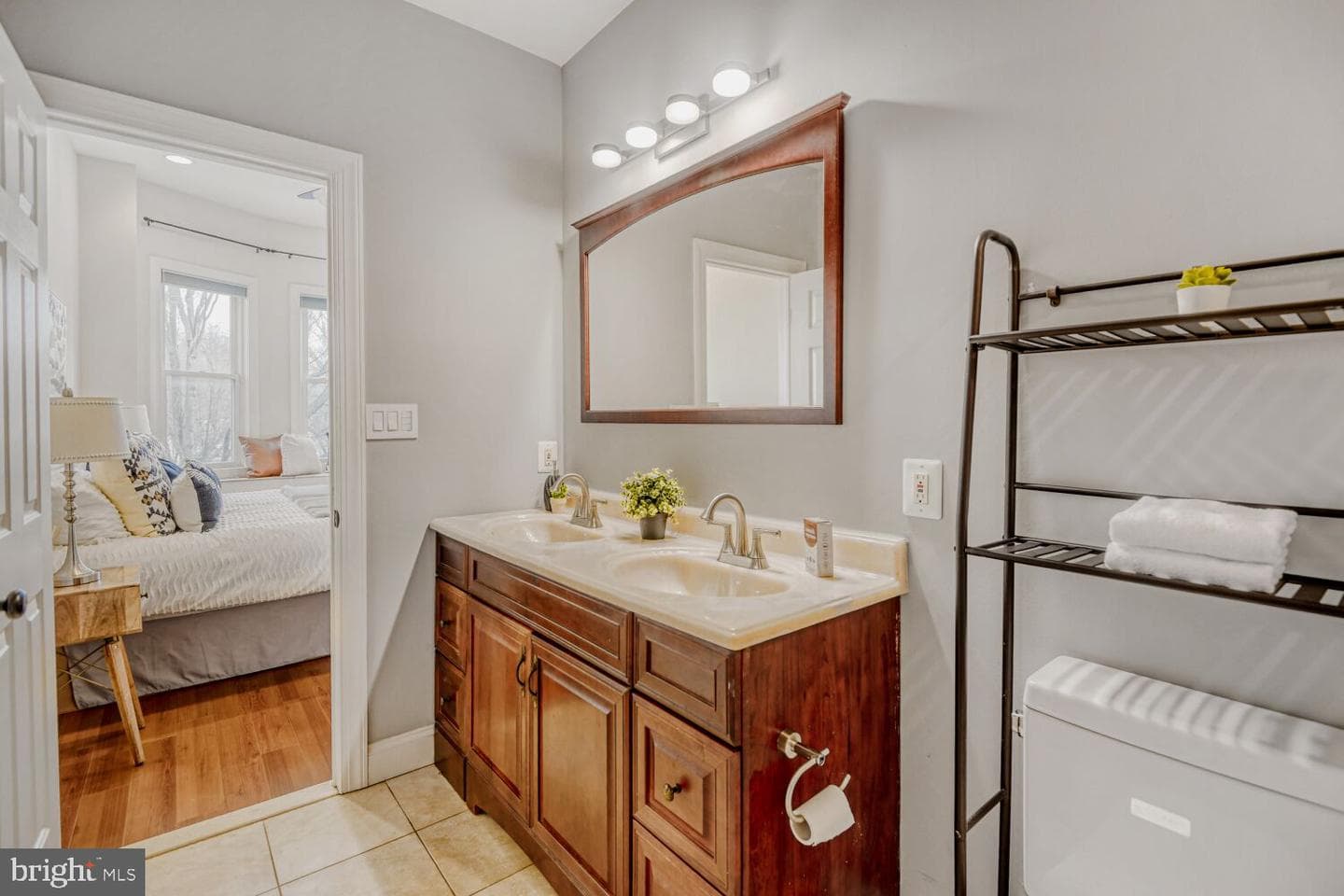 4126 Falls Road photo 18