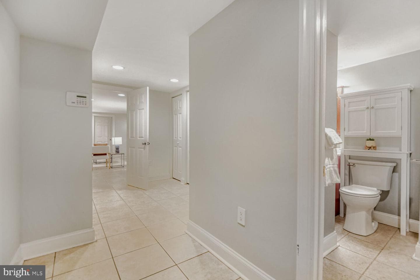 4126 Falls Road photo 24