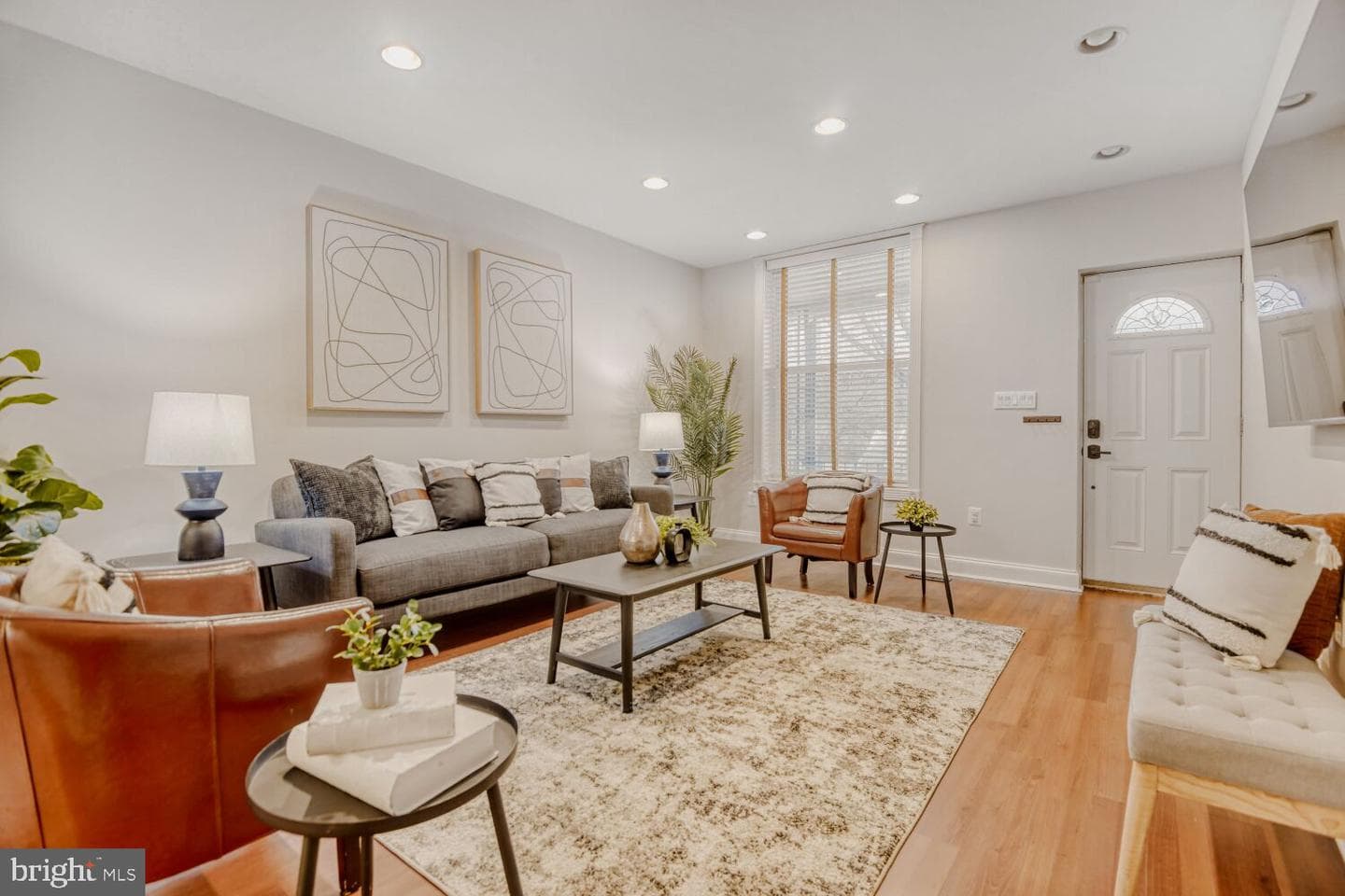 4126 Falls Road photo 4
