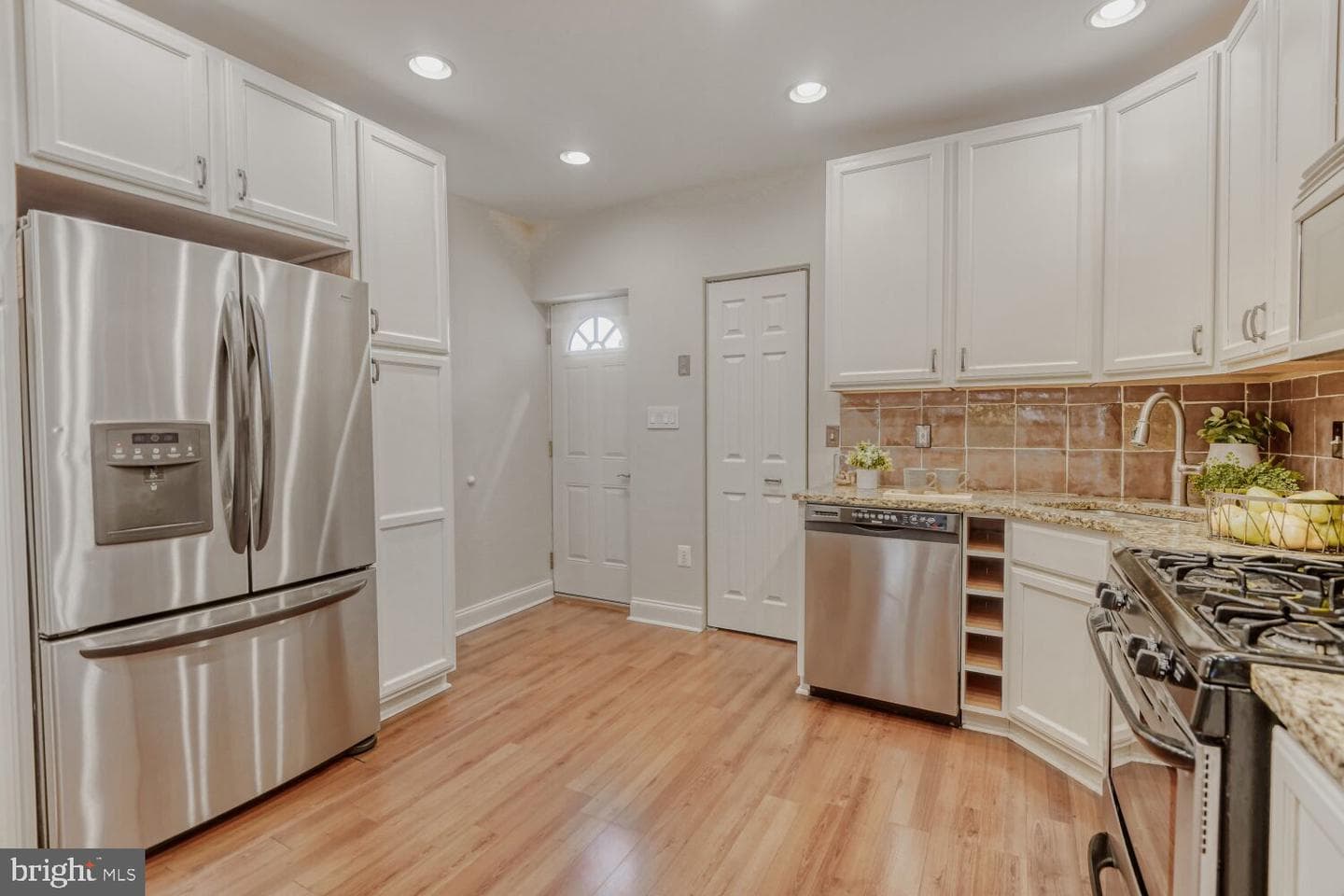 4126 Falls Road photo 7