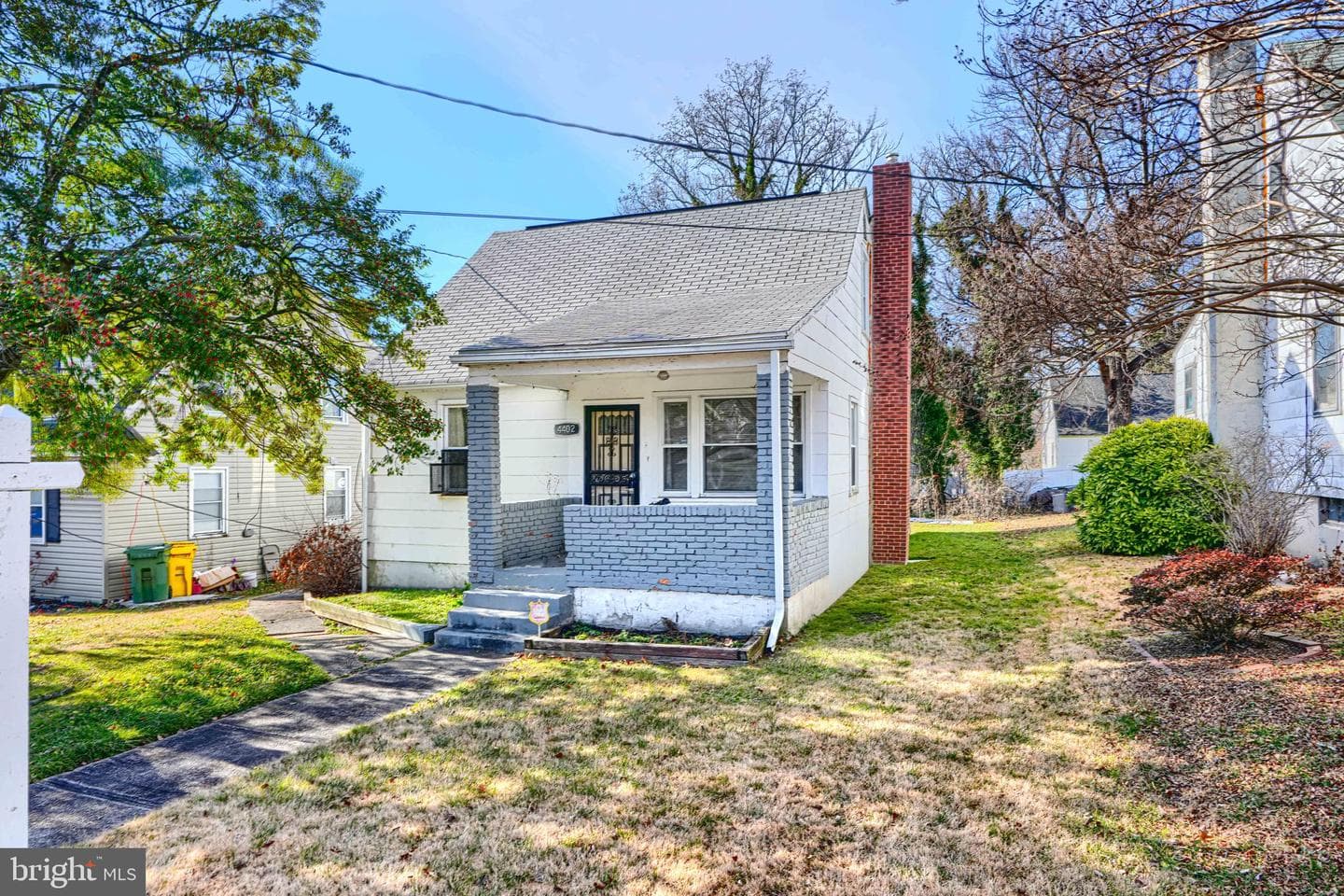 4402 Craddock Avenue photo 2