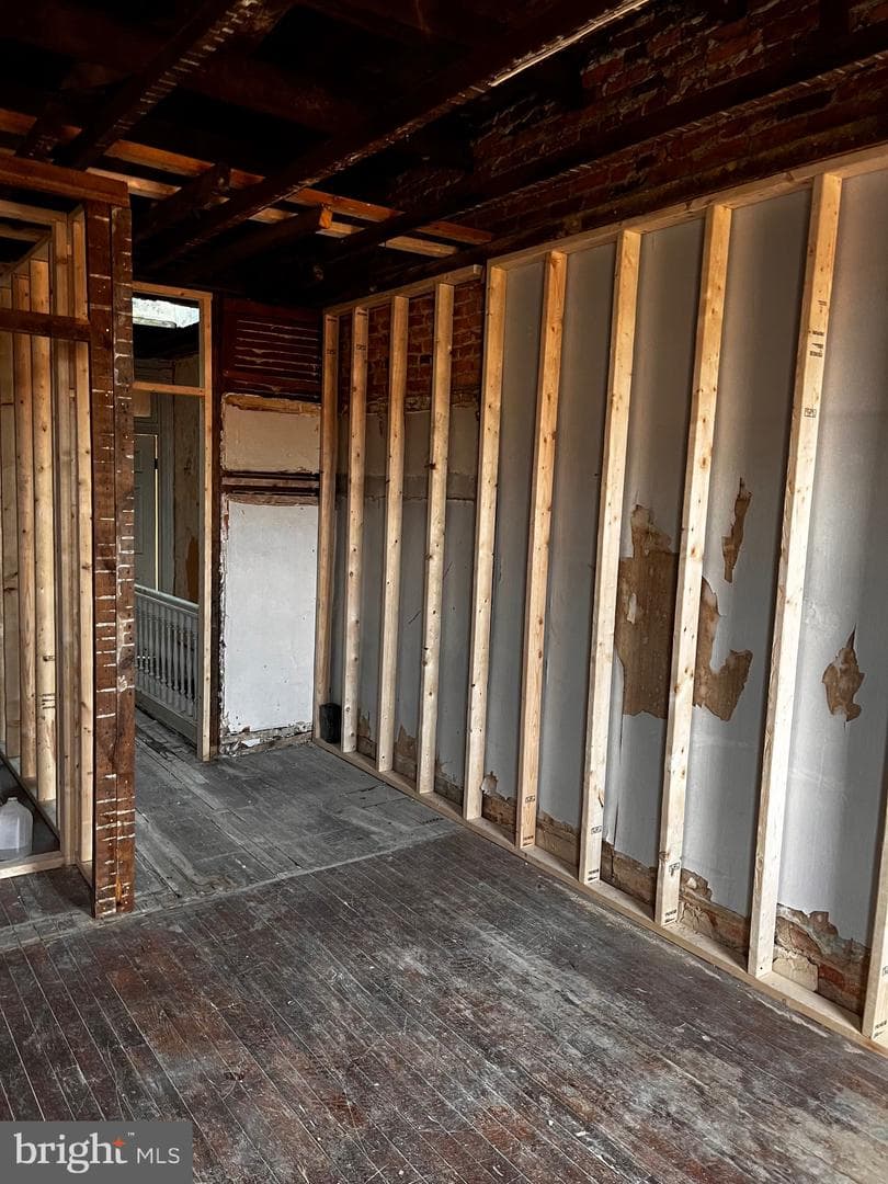 2557 Hollins Street photo 7