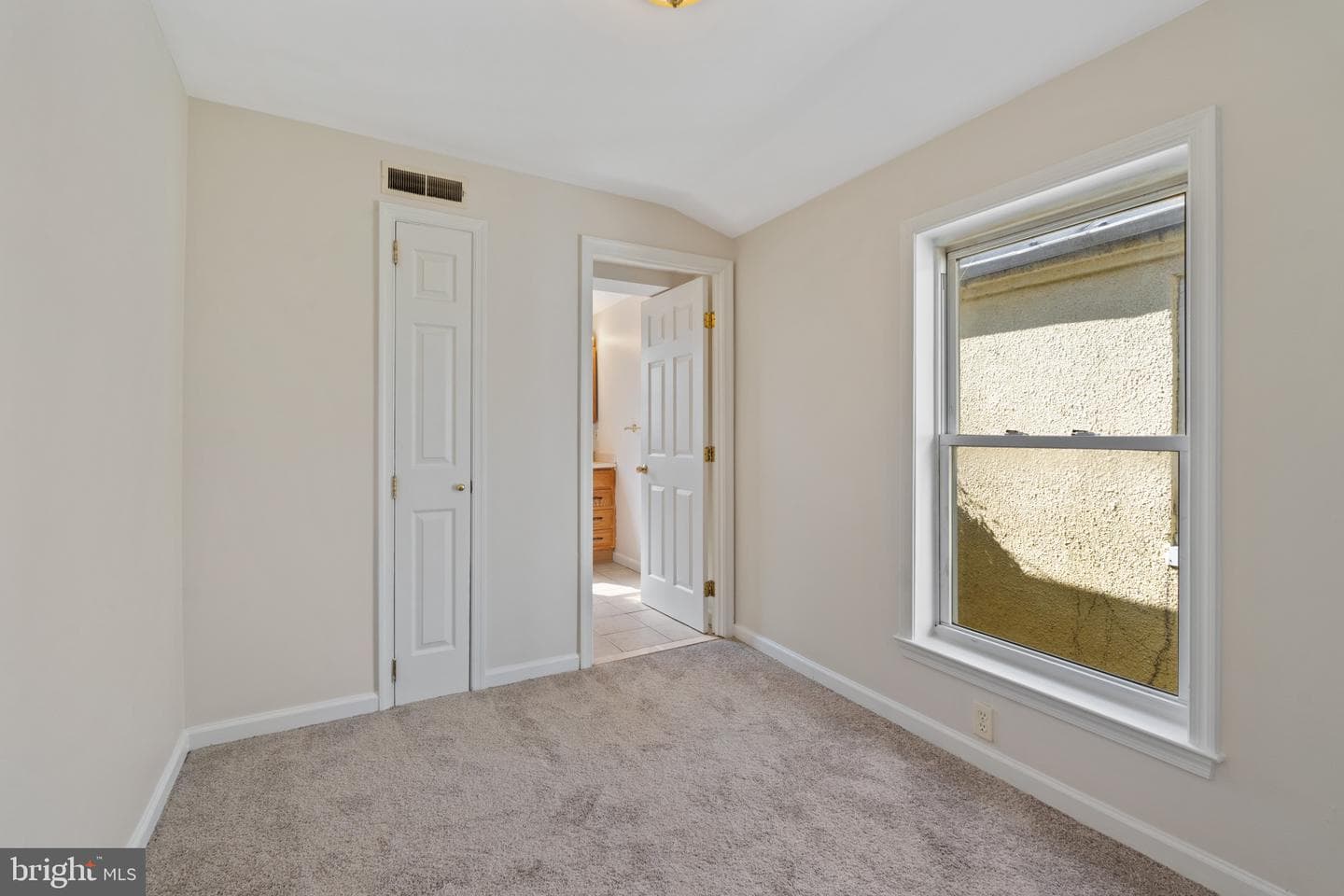 1239 W Lombard Street photo 14