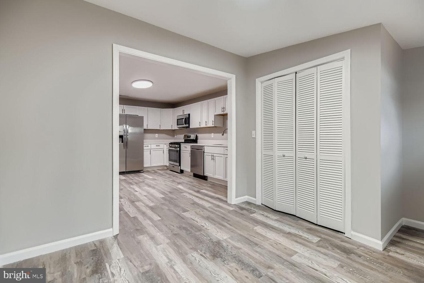 3654 Malden Avenue photo 22