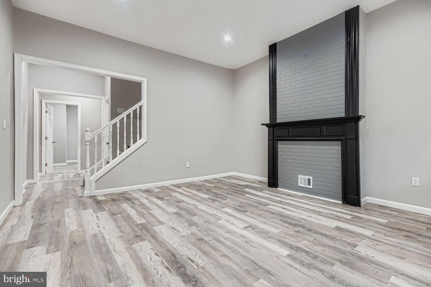 3654 Malden Avenue photo 5