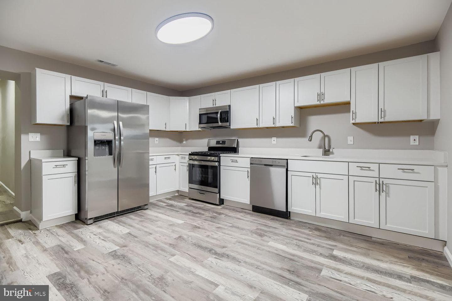 3654 Malden Avenue photo 9