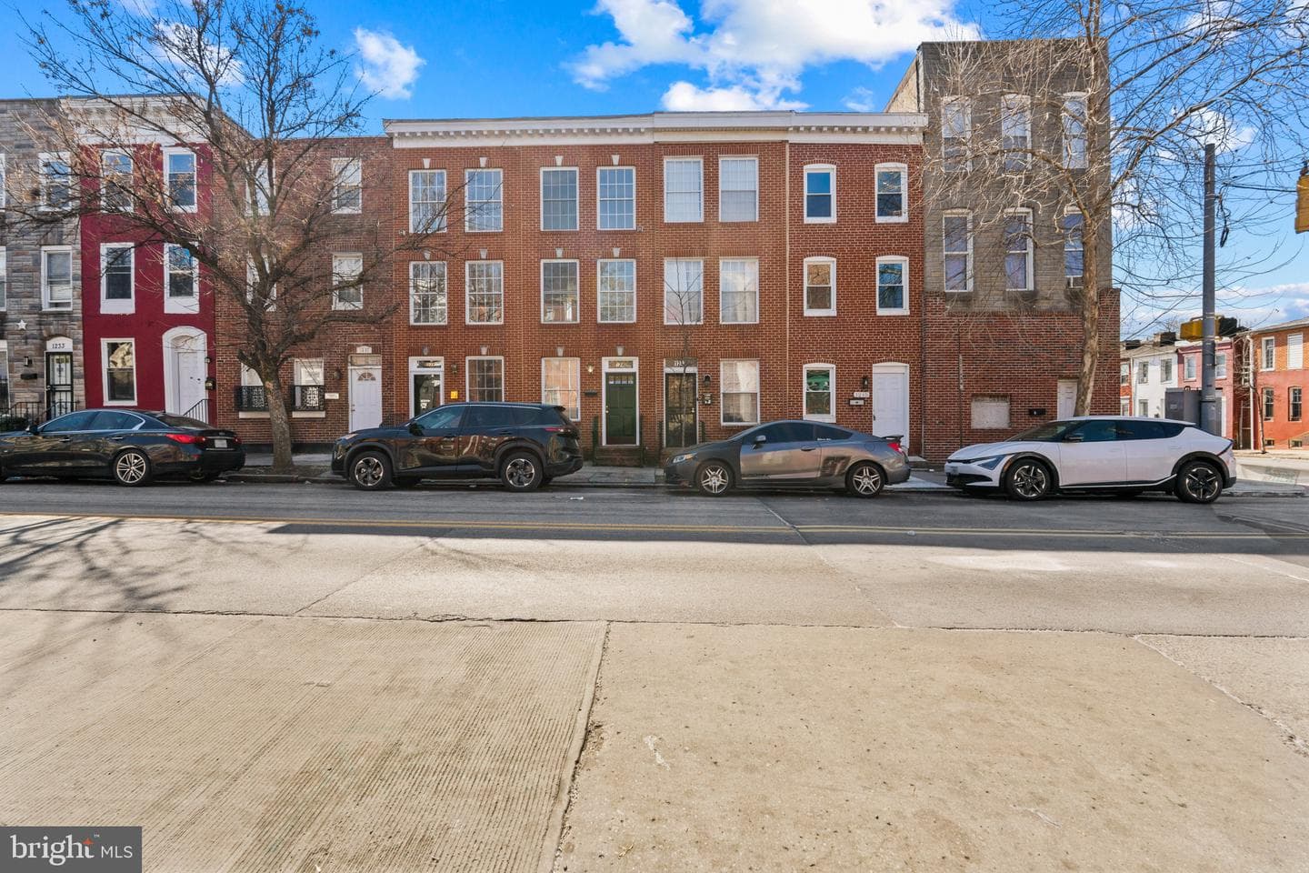 1241 W Lombard Street photo 1