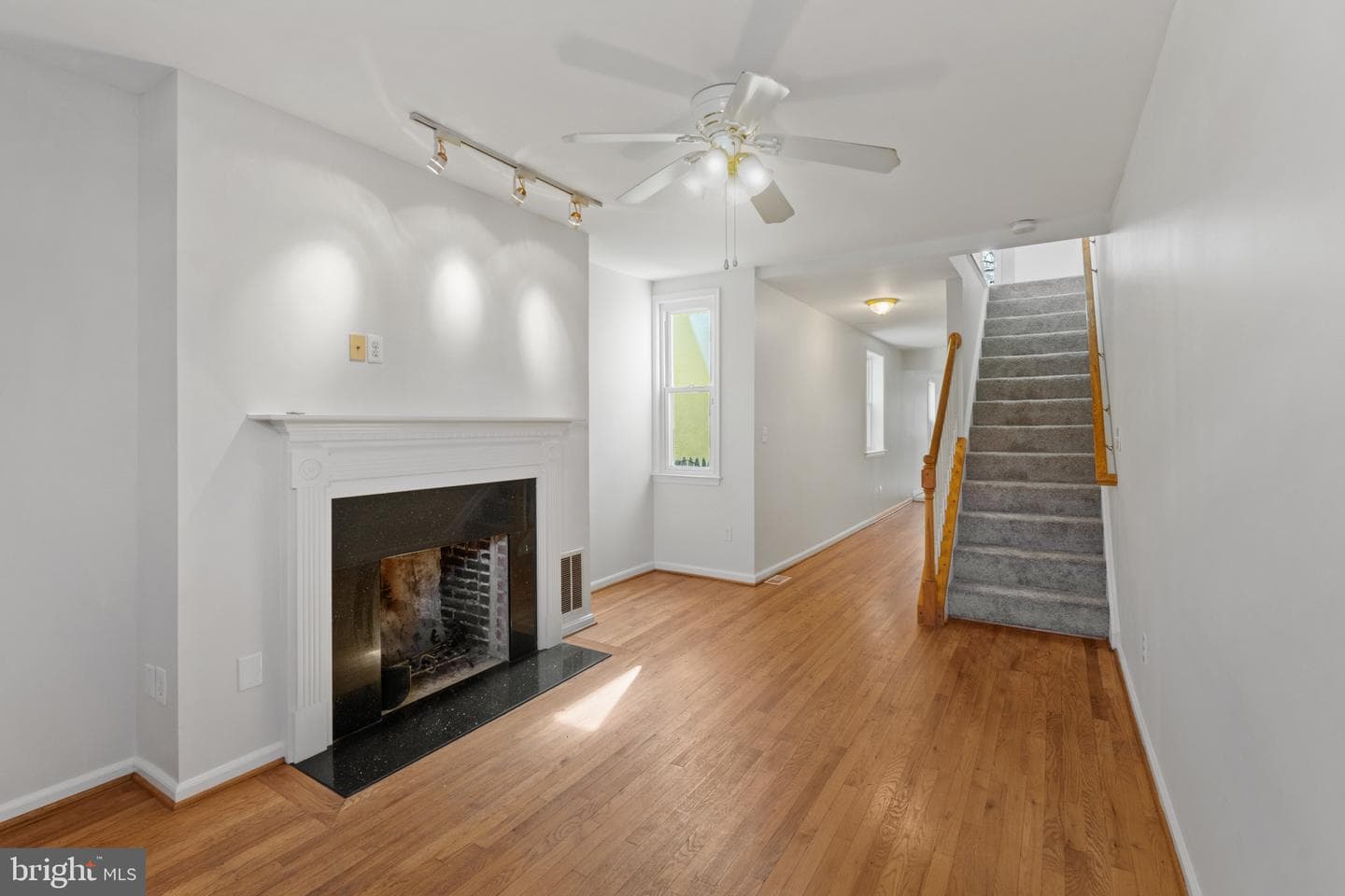 1241 W Lombard Street photo 3