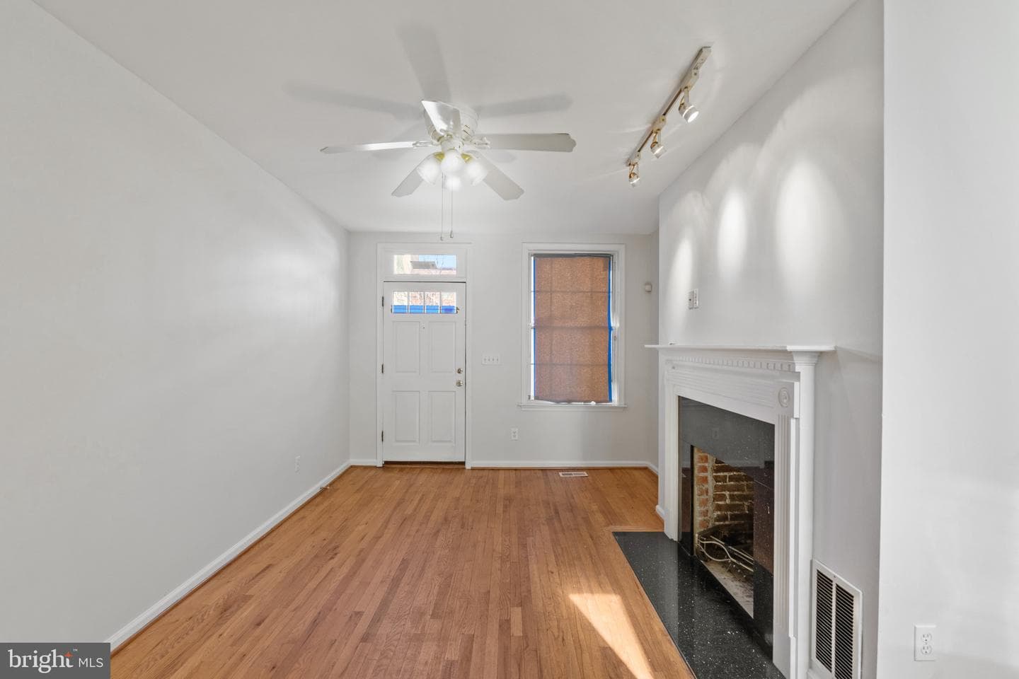 1241 W Lombard Street photo 5