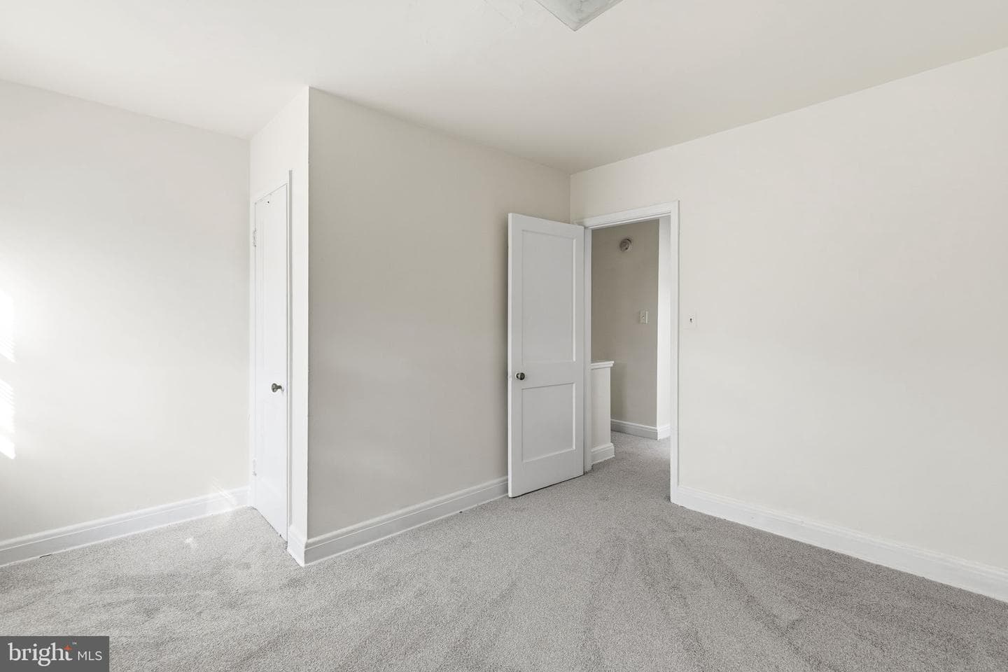 5527 Nome Avenue photo 12