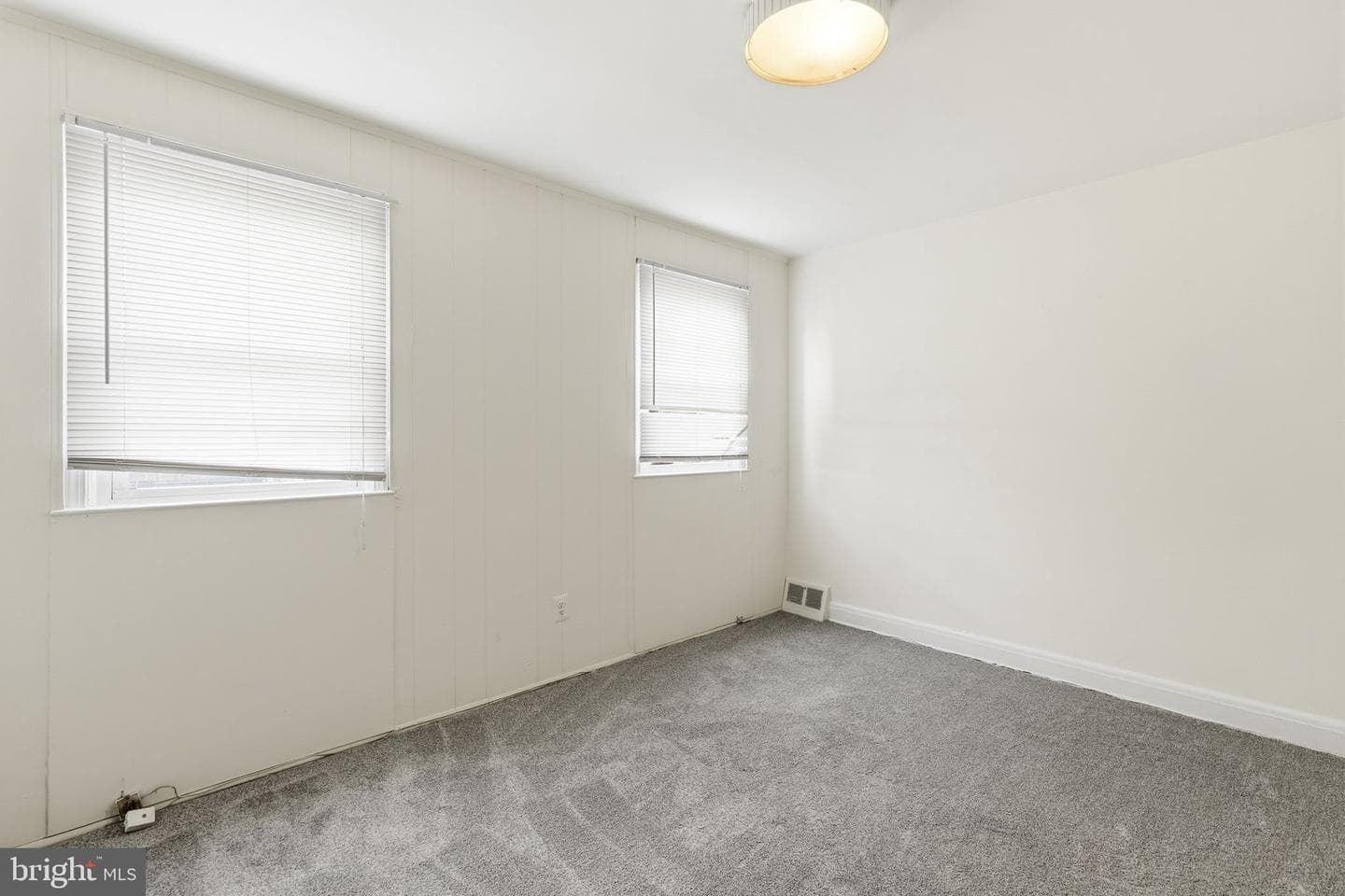 5527 Nome Avenue photo 8