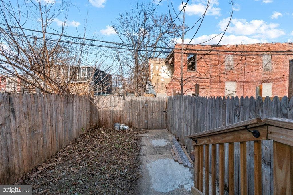 2008 Wilkens Avenue photo 25