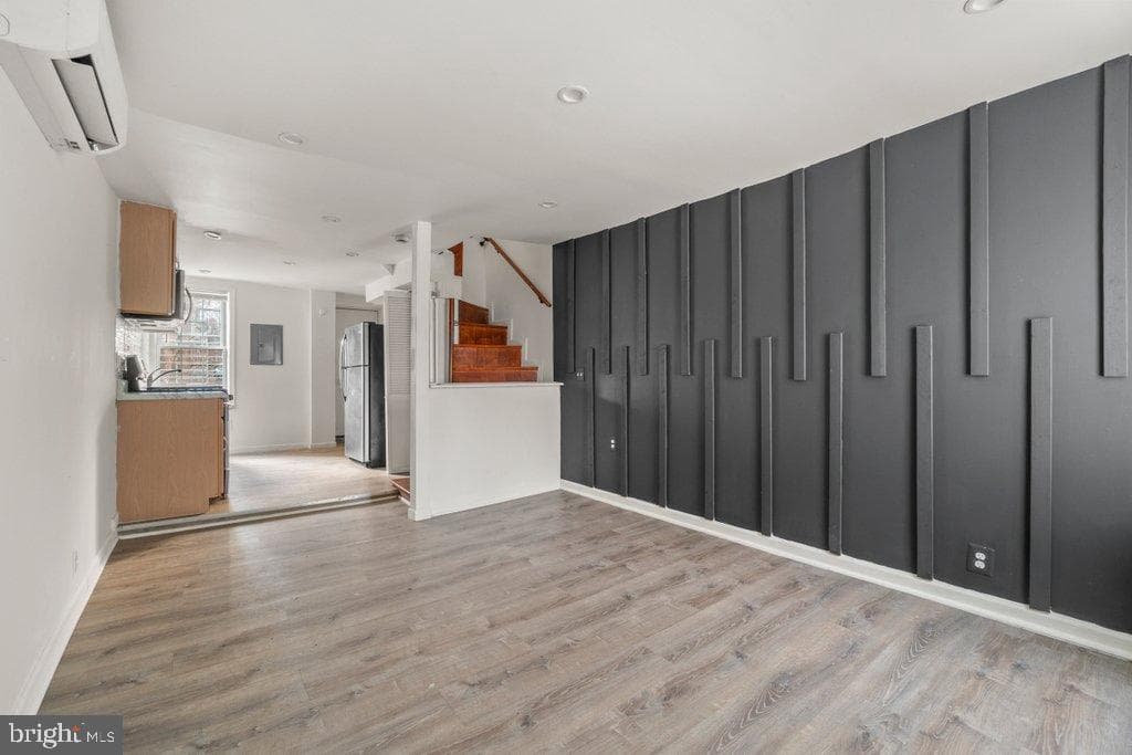 122 S Carlton Street photo 5