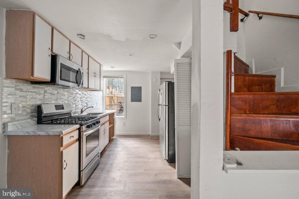 122 S Carlton Street photo 7