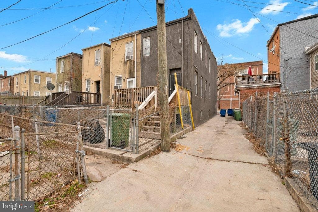 701 Baker Street photo 26
