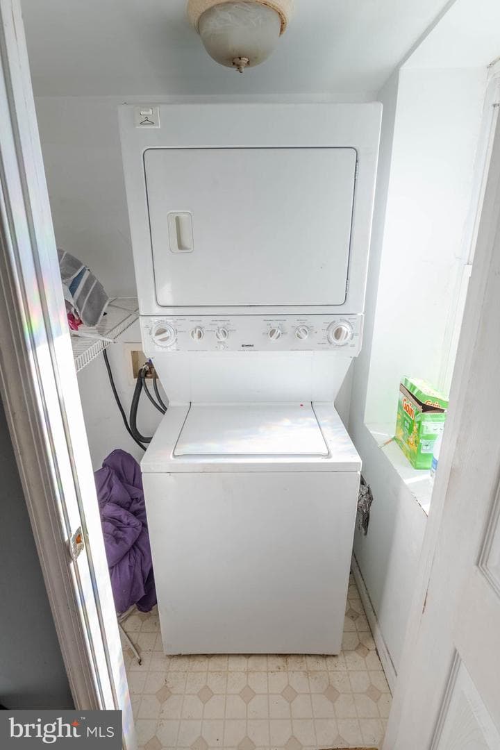 2933 Hudson Street photo 19
