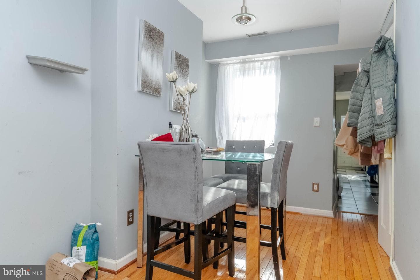 2933 Hudson Street photo 5