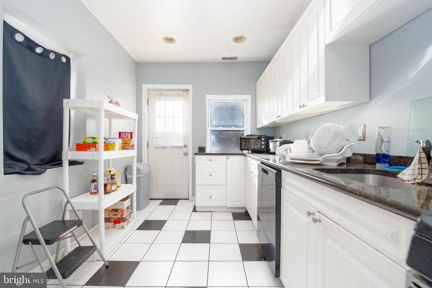 2933 Hudson Street photo 7