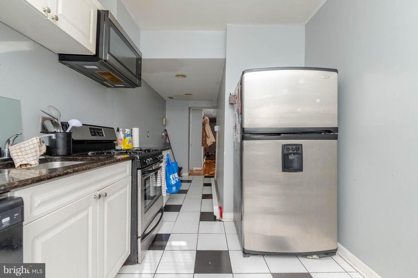 2933 Hudson Street photo 9