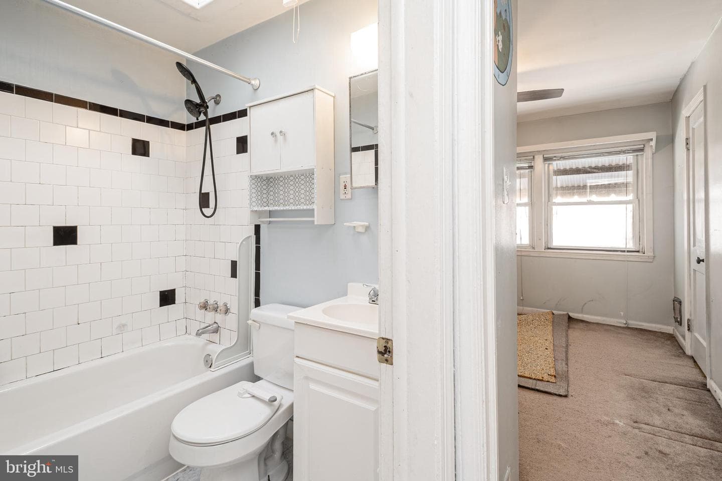 1217 Anglesea Street photo 11