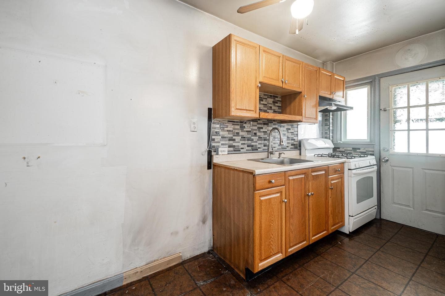 1217 Anglesea Street photo 8