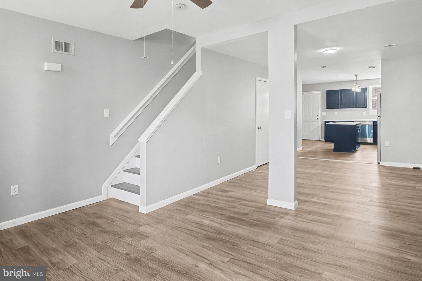1032 N Broadway photo 2