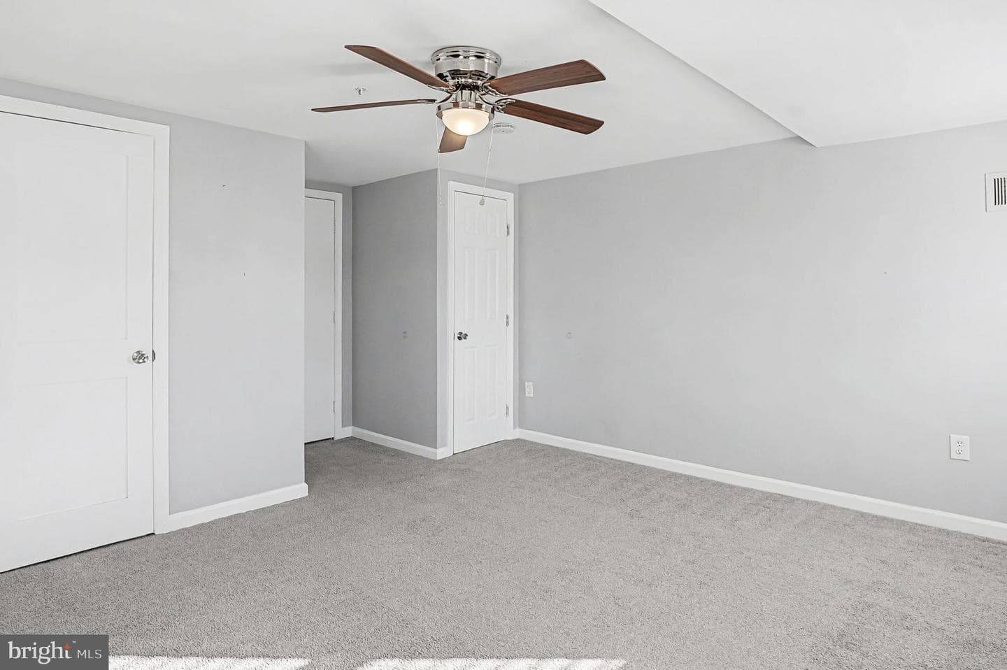 1032 N Broadway photo 20
