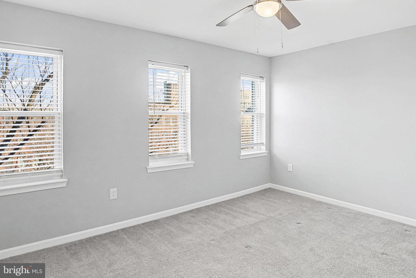 1032 N Broadway photo 23