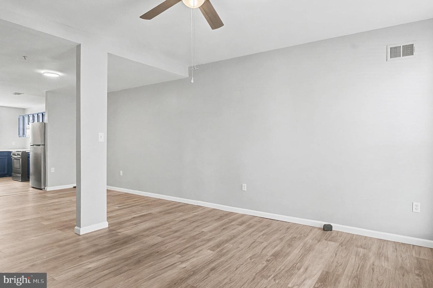 1032 N Broadway photo 7
