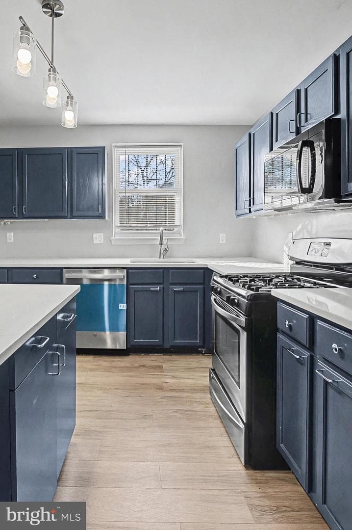 1032 N Broadway photo 9