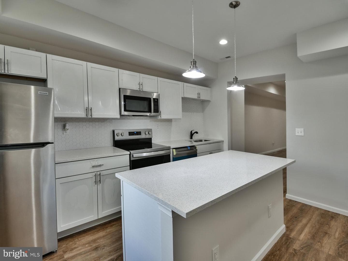 2114 Cliftwood Avenue photo 10