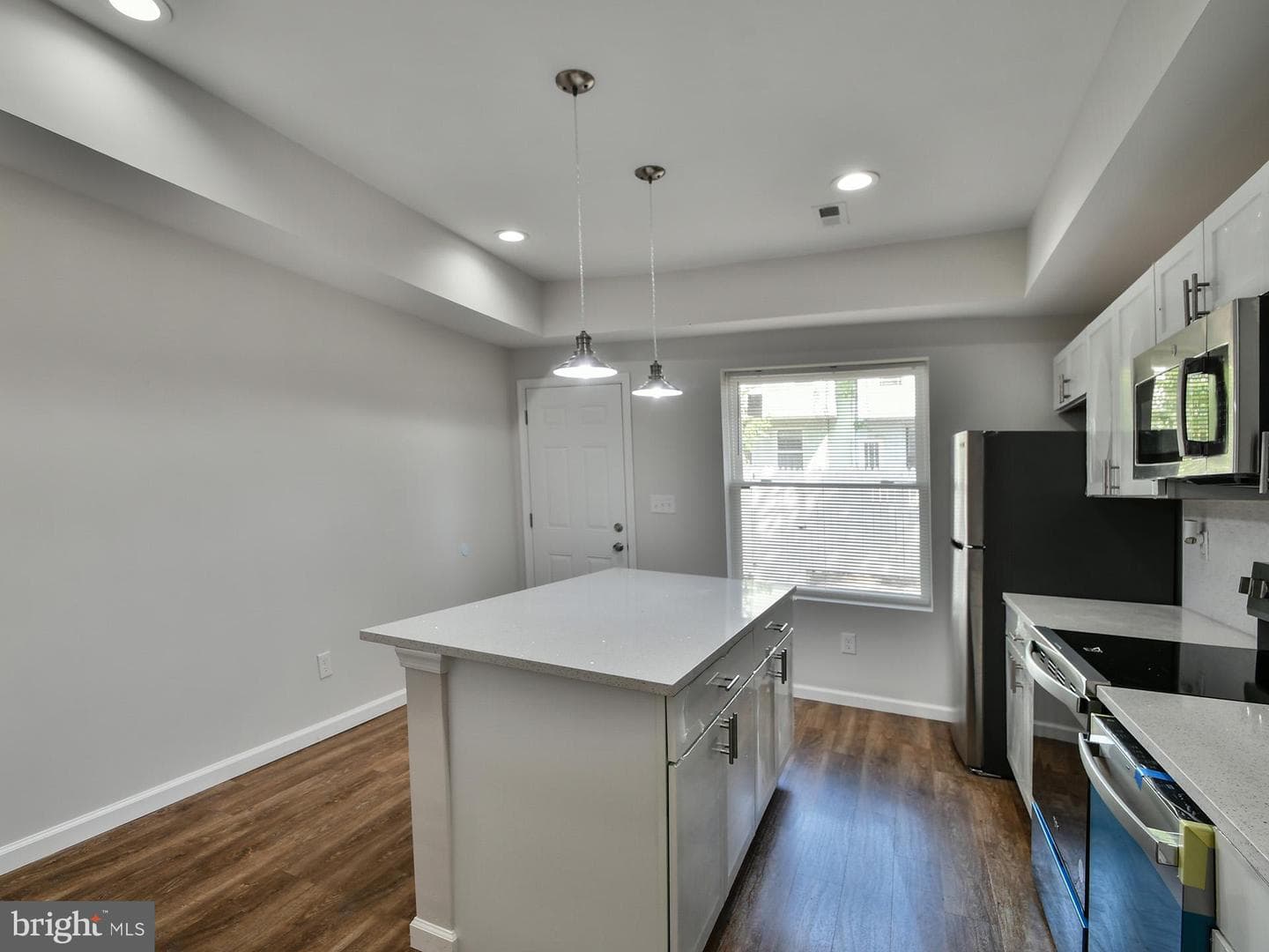 2114 Cliftwood Avenue photo 11