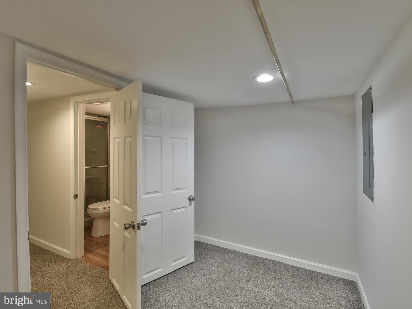 2114 Cliftwood Avenue photo 25