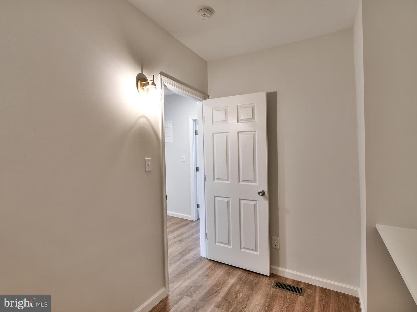 2114 Cliftwood Avenue photo 41