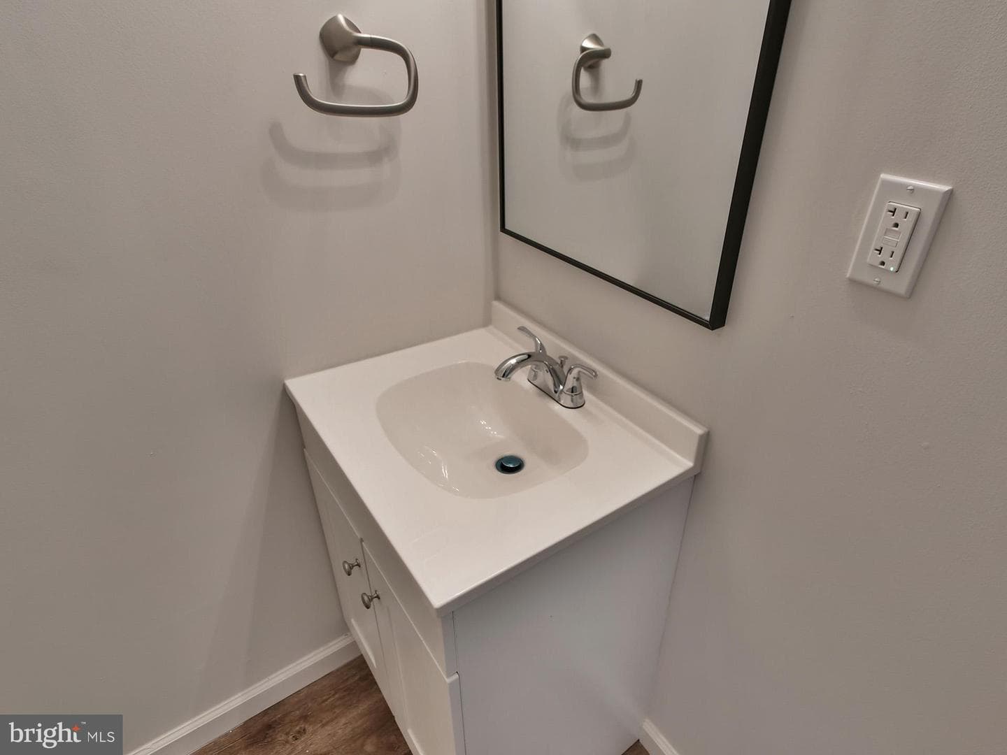 2114 Cliftwood Avenue photo 49