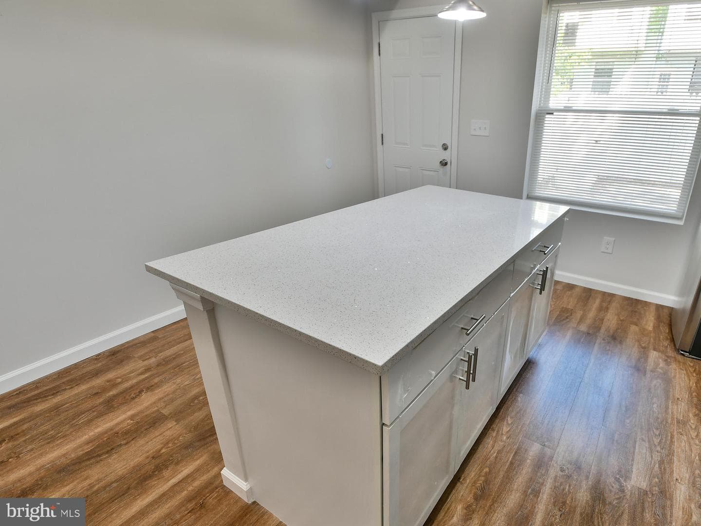 2114 Cliftwood Avenue photo 7