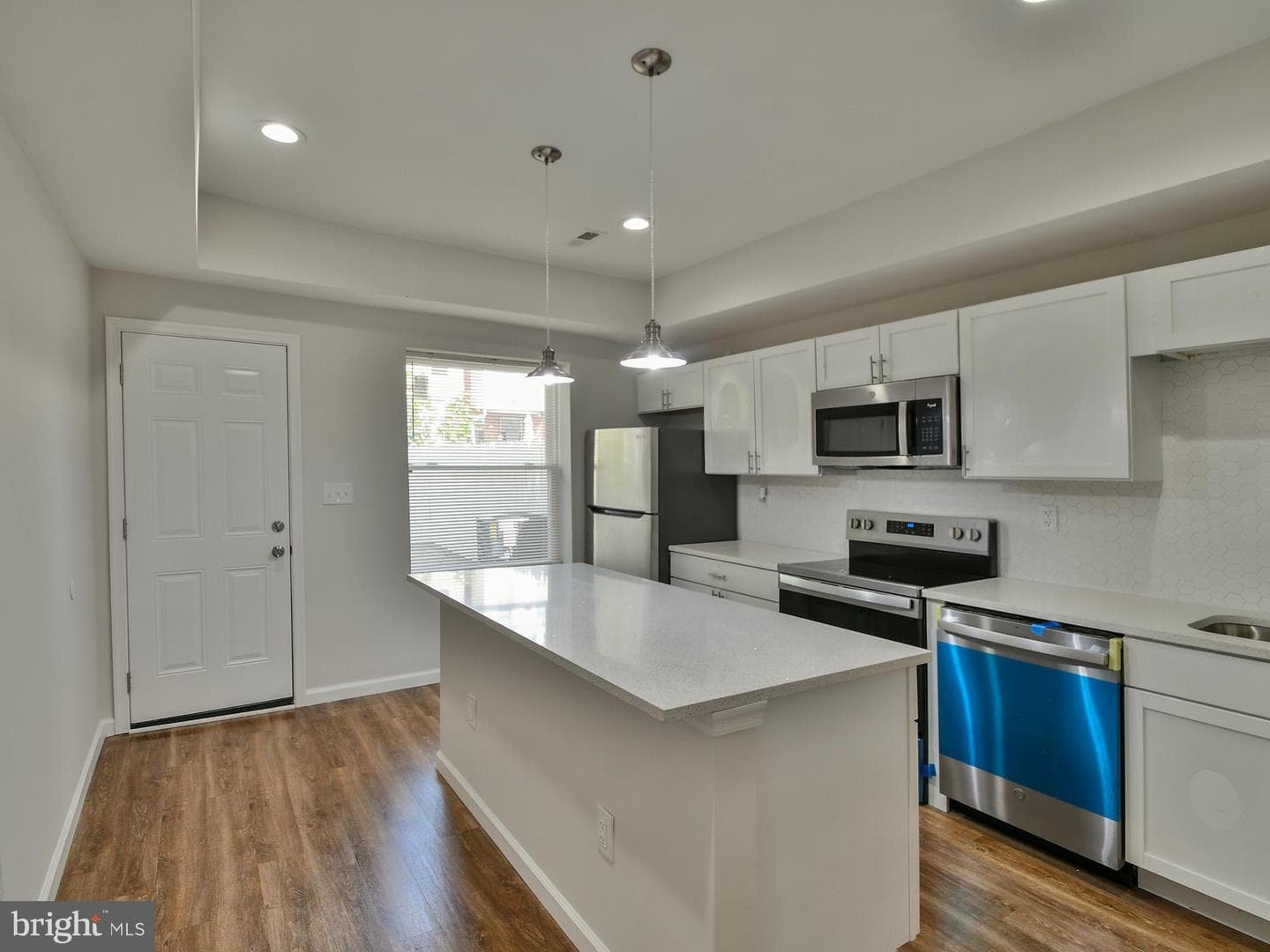 2114 Cliftwood Avenue photo 9