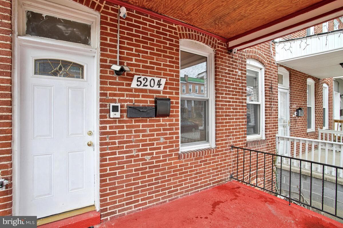 5204 Ivanhoe Avenue photo 2