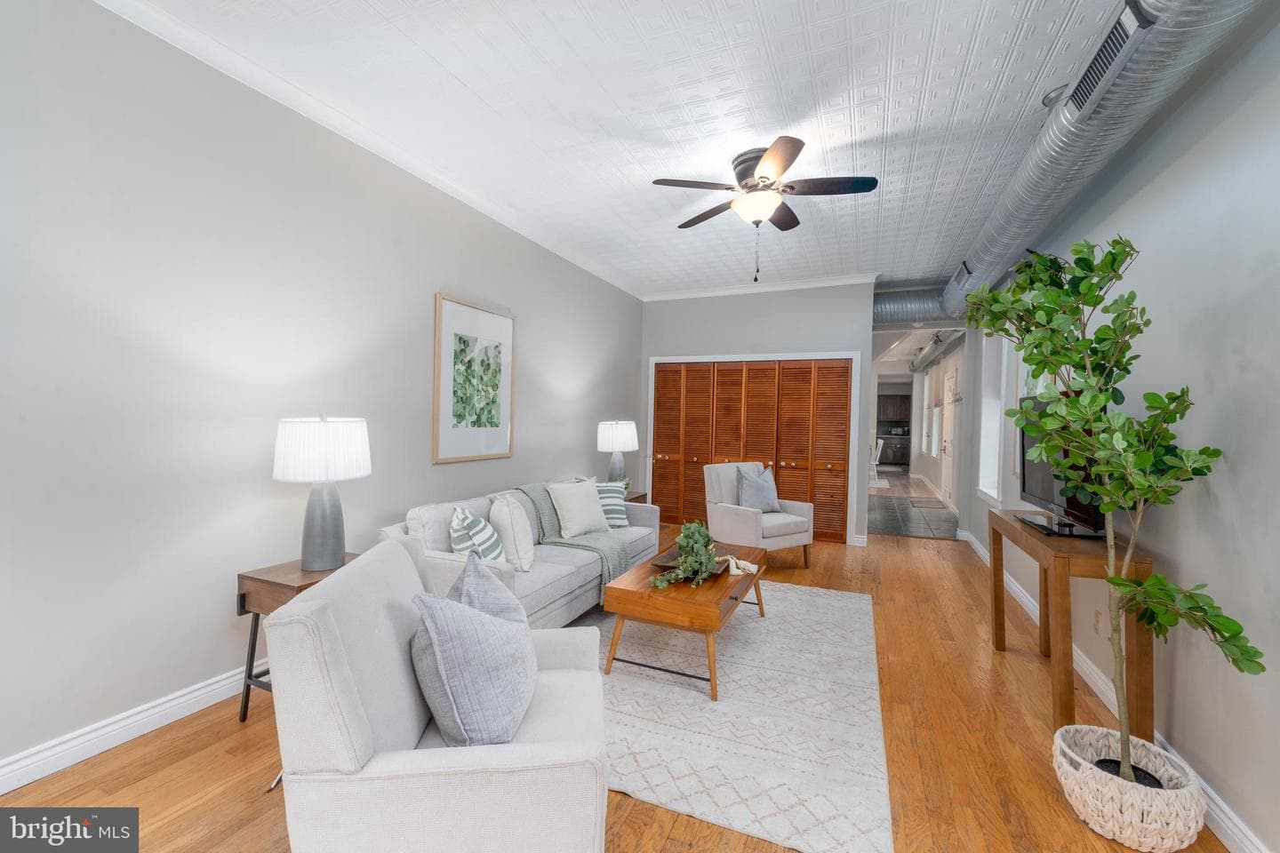 1543 Covington Street photo 4