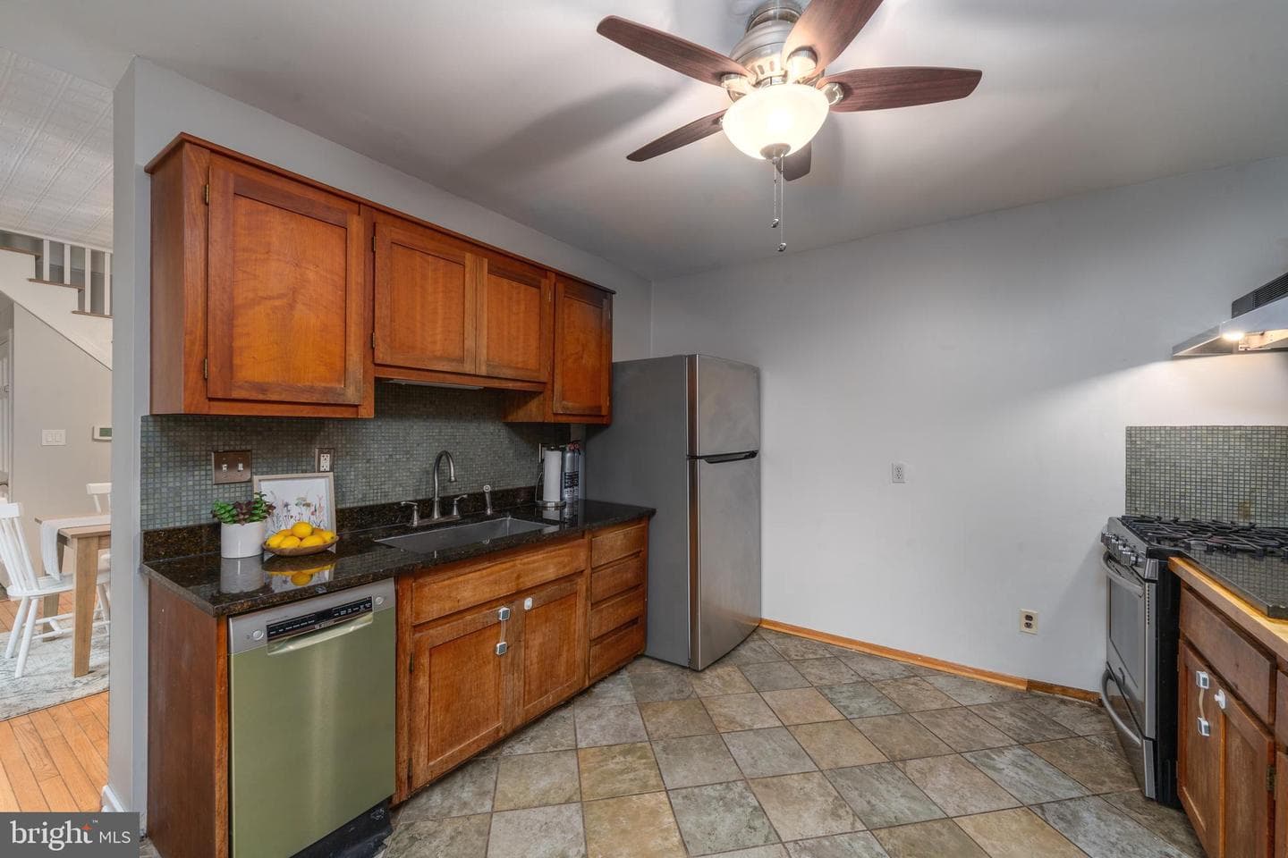 1543 Covington Street photo 8