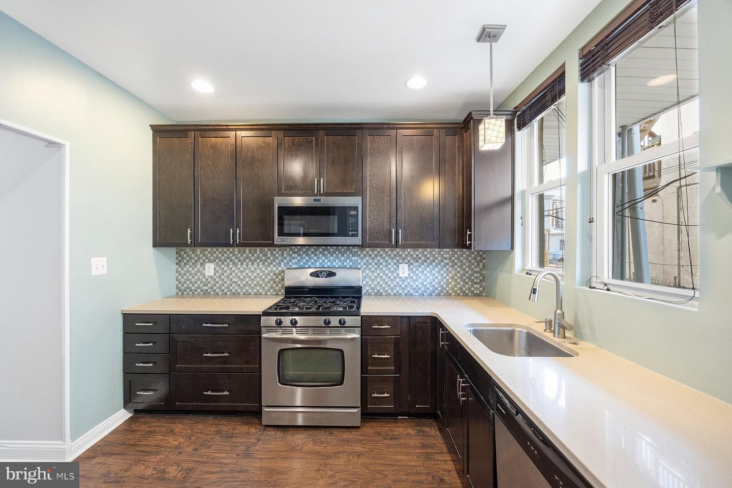 1425 E Clement Street photo 17