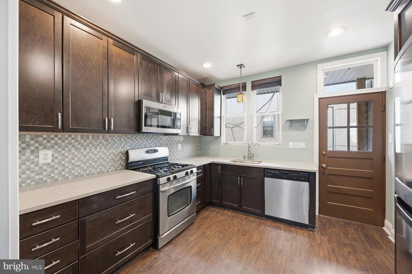 1425 E Clement Street photo 3